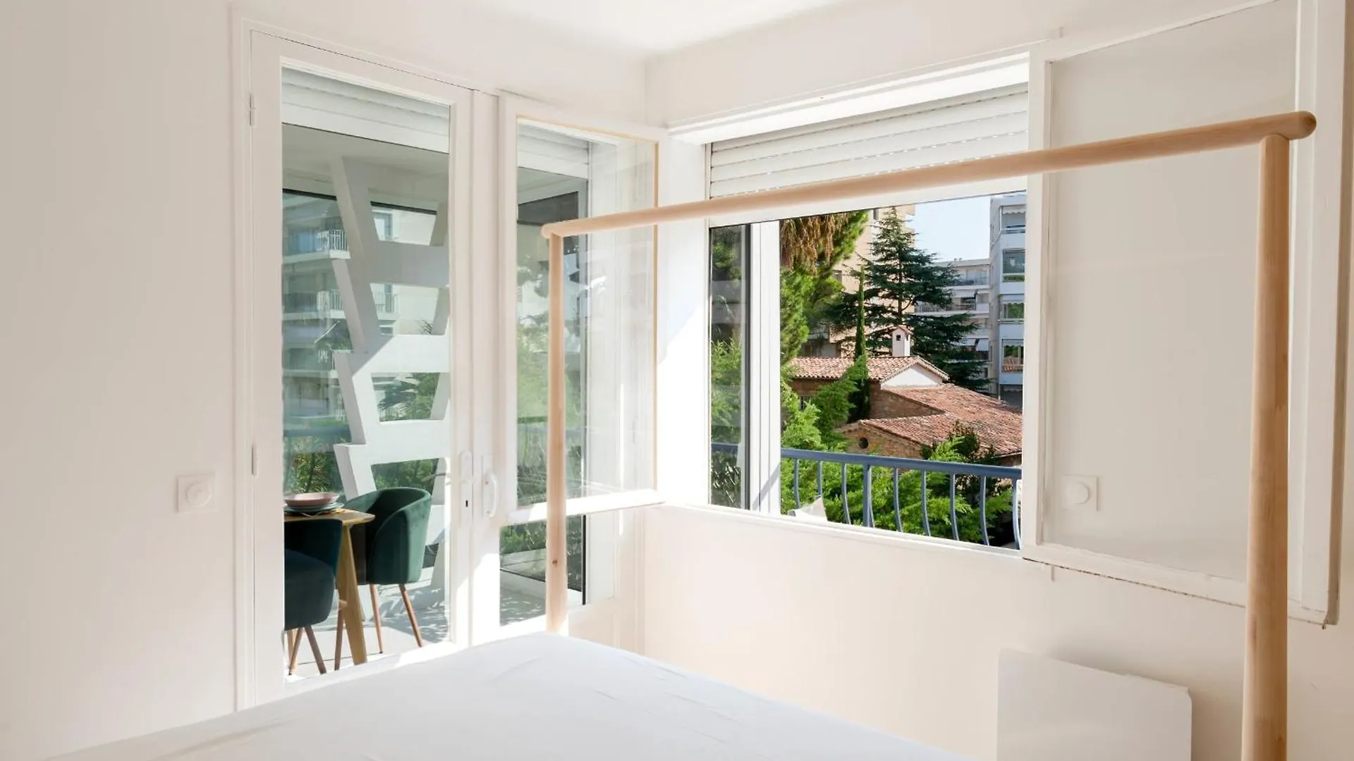 Bright 1-Br Apartment Walk To The Beach Cannes France
