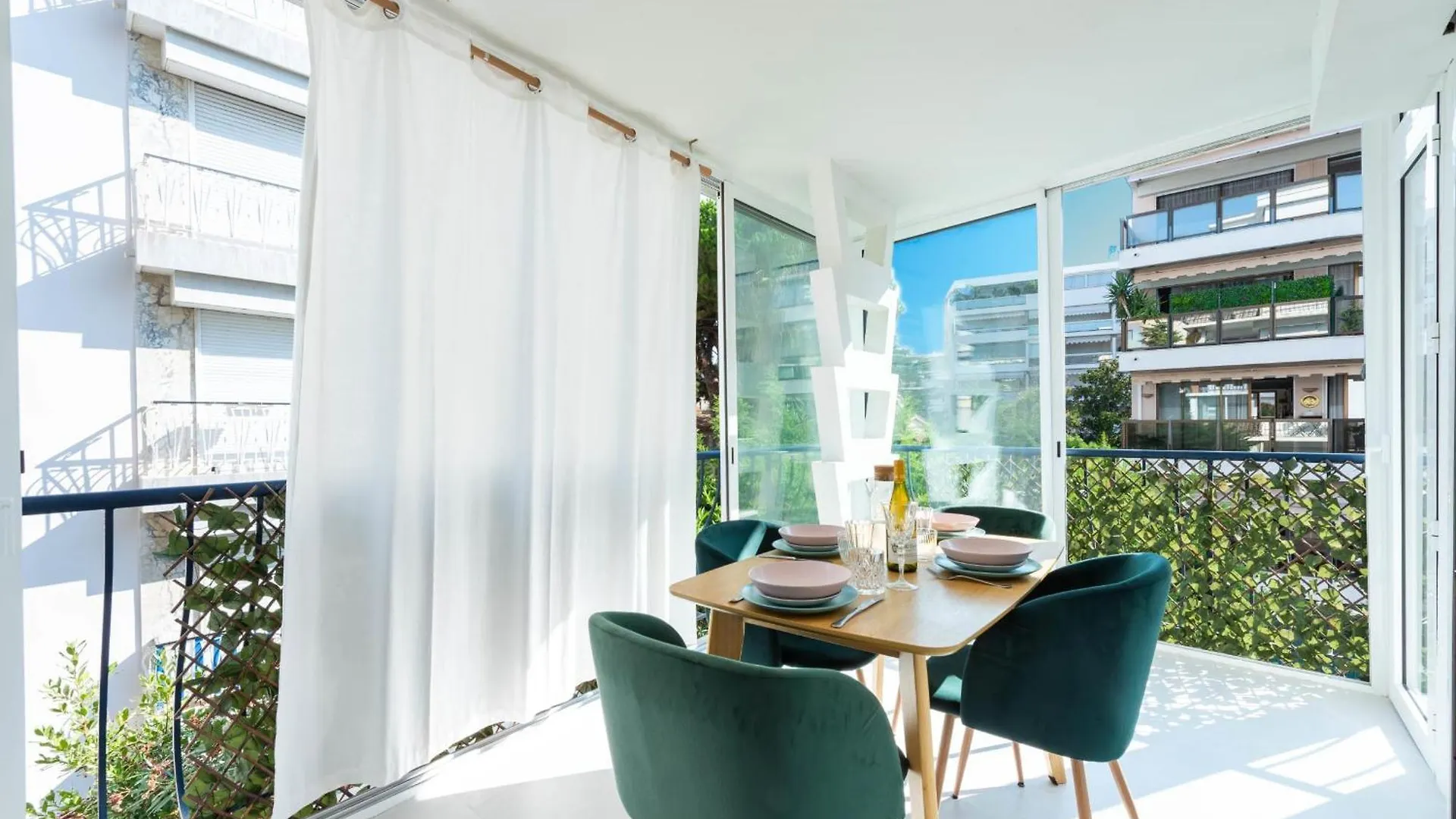 Bright 1-Br Apartment Walk To The Beach Cannes