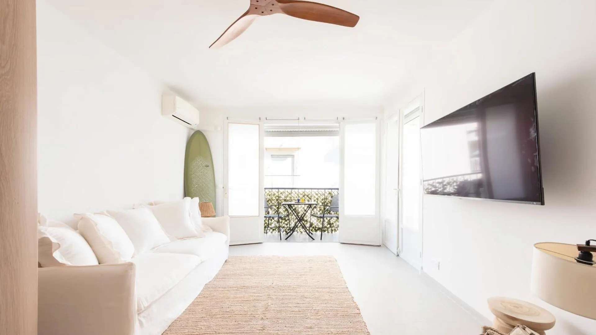 Bright 1-Br Apartment Walk To The Beach Cannes